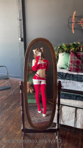 Nora Fawn [ norafawn ] - Hi ;)