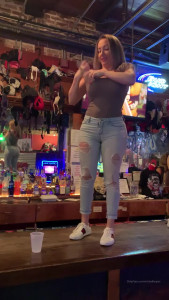 RICHELLE RYAN [ richelleryan ] - The burpiest chug!!!