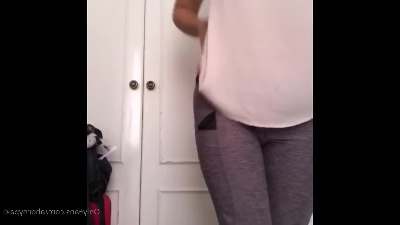 Sexy Paki [ ahornypaki ] - psssst I sent you a new video with my hot friend today 😜 Check to - ePornLeak