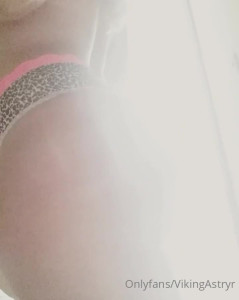 Viking Astryr [ vikingastryr ] - Someday I might be able to use this enormous dildo, but for now lets