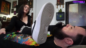 Becca Foxx [ sizeelevens ] - So soft.