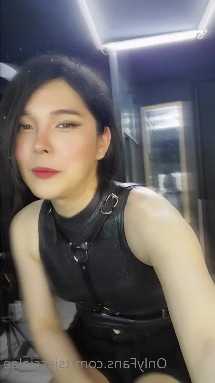 Jessie Lee [ tsjessielee ] - Check your dm’s - ePornLeak