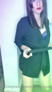 ErinMoore [ mooreerinxxx ] - Dancing in a white tank top and pink skirt Song: Can't Get You Out of