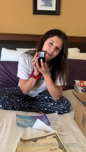 Leah Gotti [ leahgotti ] - Let me know if you like this type of content