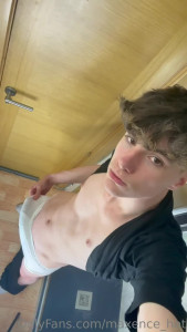 Maxence [ maxence_hot ] - Loving this? Tips help me create more of what you enjoy! 😘
