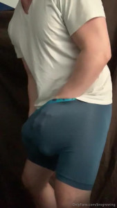 GrowingMuscleBro [ brogrowing ] - Ready to dominate you because I am one Boss Bitch baby 👏🏼
