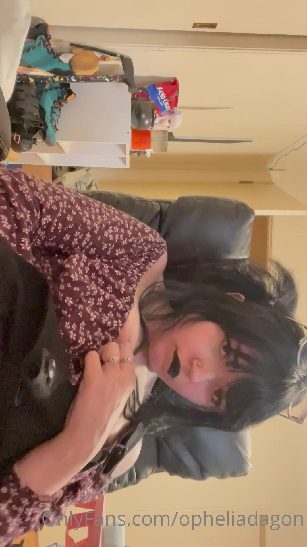Evieee [ onlineevie ] - I like eating fruit and licking - ePornLeak