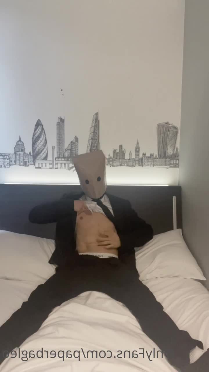 Paper Bag Leo [ paperbagleo ] - all I need now is a waffle/pancake but I'm too lazy to cook anymore - ePornLeak