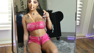 Mariaa Skyy [ mariaaskyy ] - Right sole close ups  toes spread  amp  crunched  Freshly massaged 