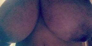 Alaura Grey [ alauragrey ] - Socks on ... Socks off.... Give me a good rub with some lotion! I