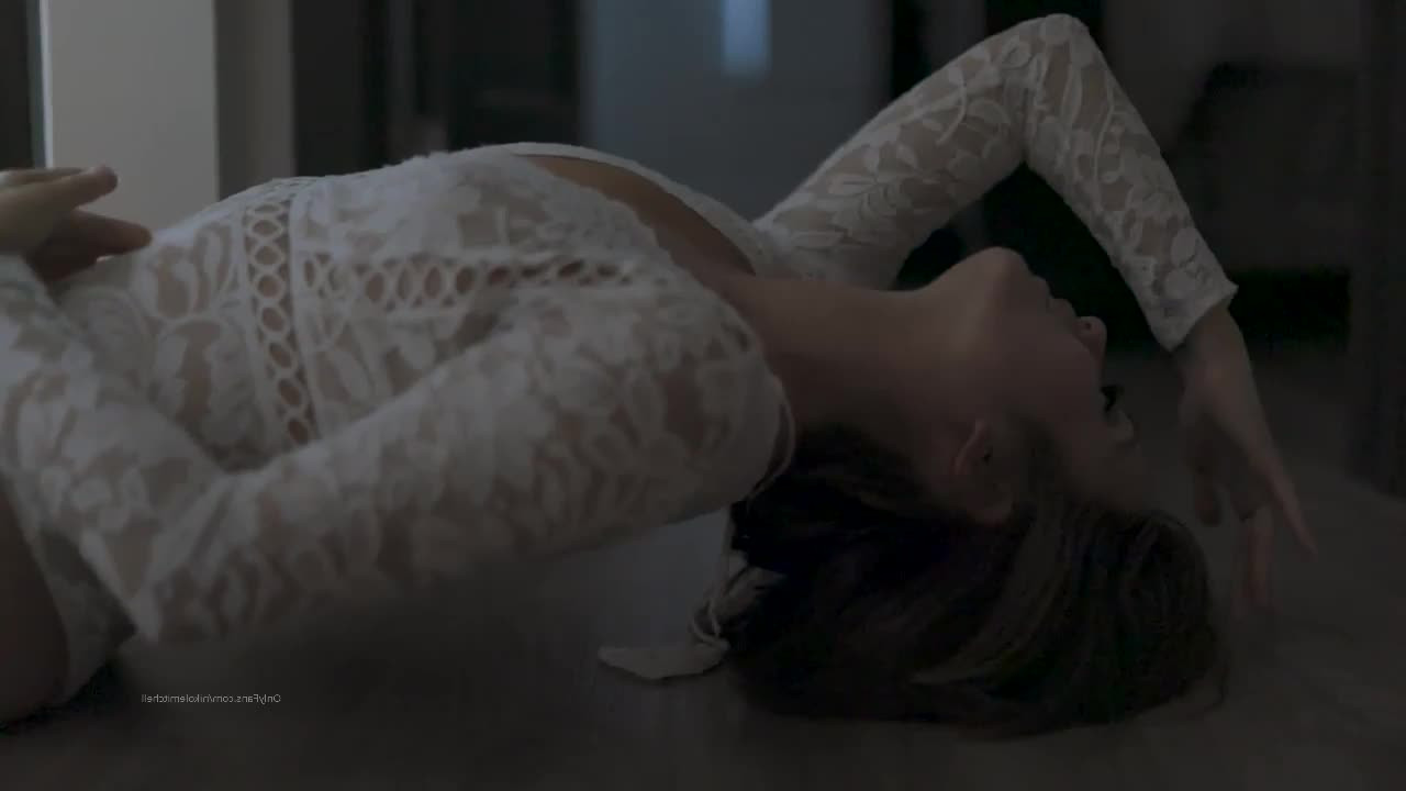 Nikole Mitchell [ 2175 ] - we can play that I touch myself sitting on my couch and you slowly - ePornLeak