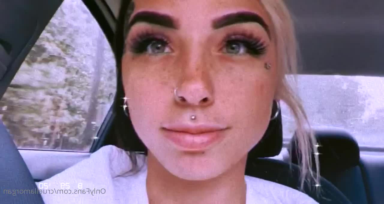 Cruella Morgan [ cruellamorgan ] - She plays with my hole - ePornLeak