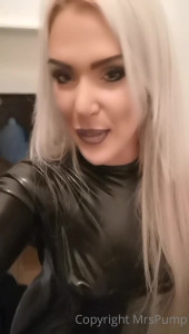 ❤MrsPump❤ [ mrspump ] - Hi boys, it’s Mommy’s birthday so you better show me some love