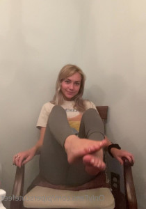 P I P E R     F O X [ piperscutefeet ] - Hey bitch.