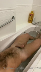 Yeti [ fabien26218780 ] - Do any of you little tinies fancy being my snack today? Hmmmm I'm