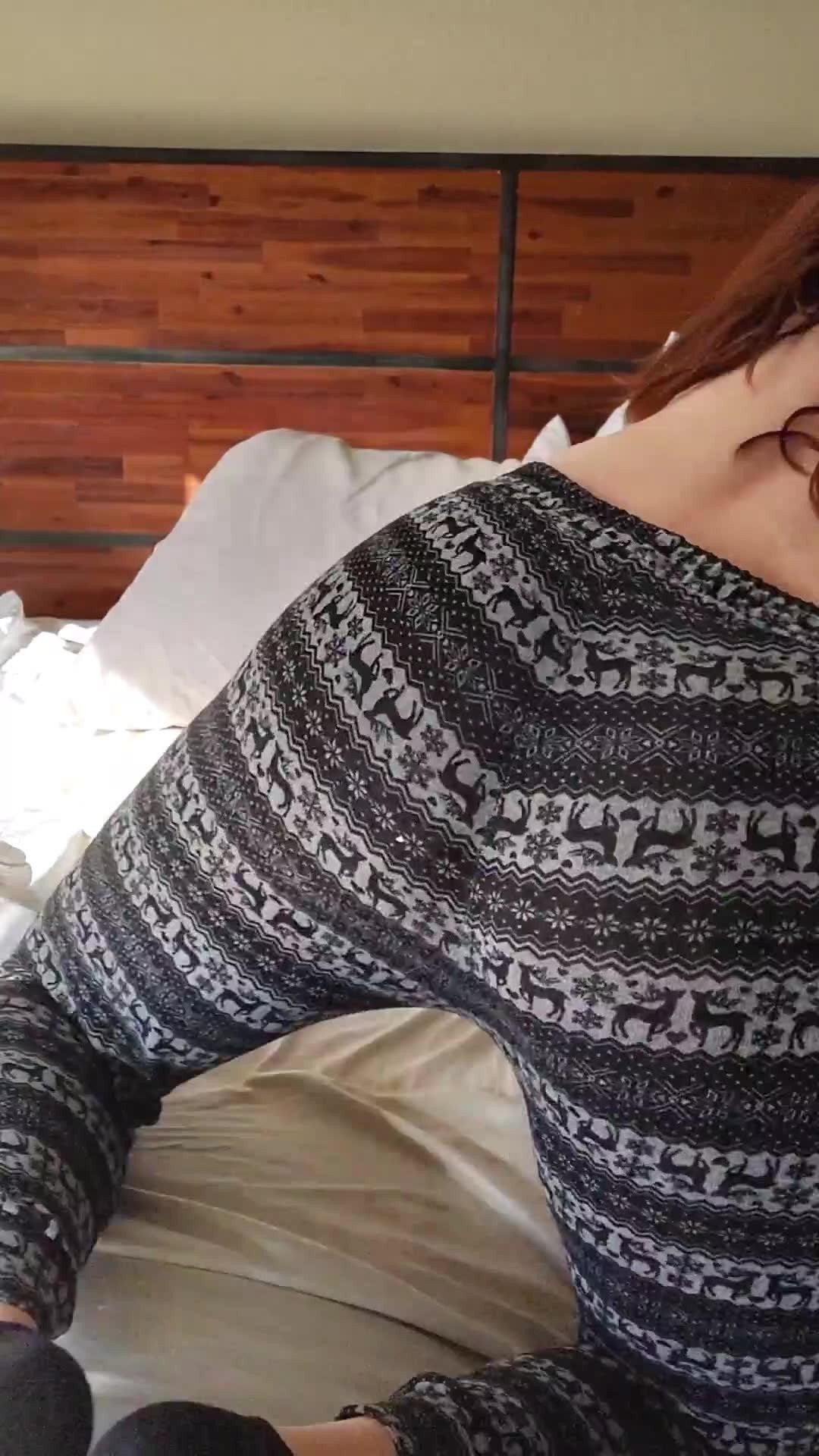 Mira_xo ♡ [ realmira_xo ] - What would you do if you woke up to me like this - ePornLeak