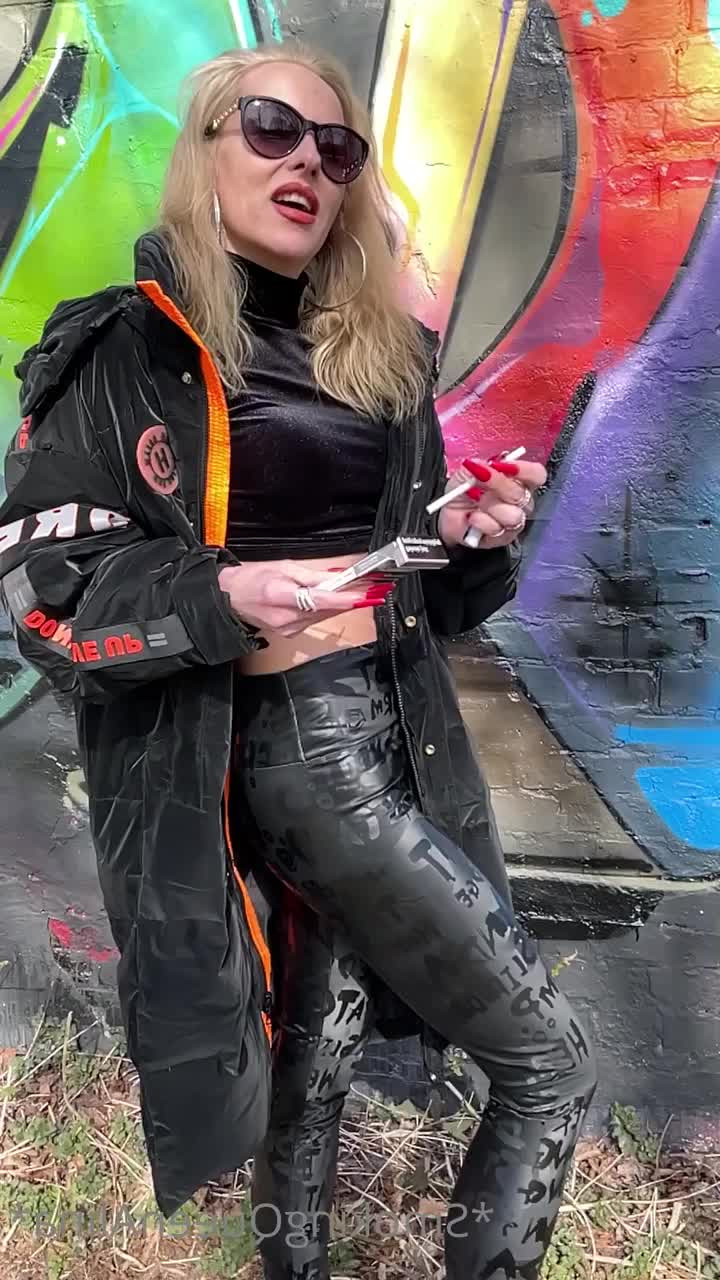 Smokingqueenalina - Ruin yourself and everything you love for me. - ePornLeak