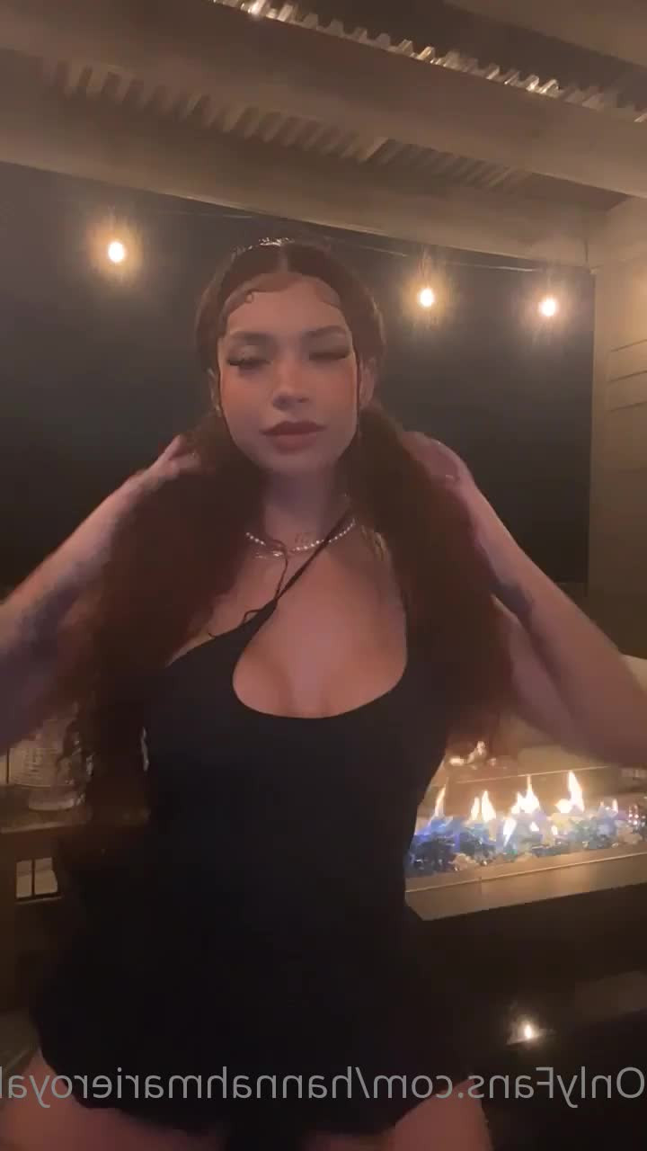 Hannah Marie [ hannahmarieroyal ] - Someone get on there knees so i can shove this cock down your throat - ePornLeak
