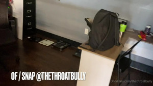 Leah [ thethroatbully ] - Quieres un poco de esto  Ven  te estoy esperando nwn