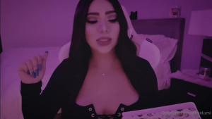 Annie Lumi [ annielumi ] - Oh it s Sunday already  That means a Sunday special  Hope you re