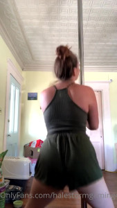 Haley Perkins [ halestormgaming420 ] - I want you to pull the rest off 😘