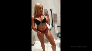 Becca 👸🏼💝 [ xxbeccamarie ] - This Witch loves getting her Tits out! Fun poll time ‼️😘‼️