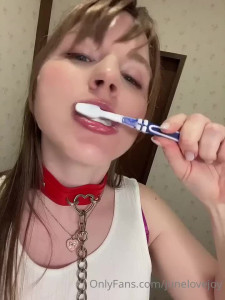 June Lovejoy [ junelovejoy ] - Session 003 👅 DM for full video of him worshiping my soles and toes