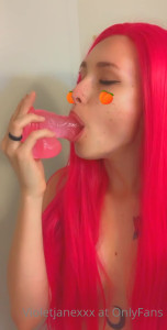Violet Jane [ violetjanexxx ] - Fucking myself with a dildo until I moan like the bitch I am 🥵 I
