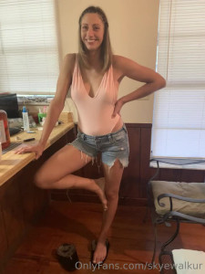 TheRealTallSisters - Bonus pics for all the foot lovers 🦶