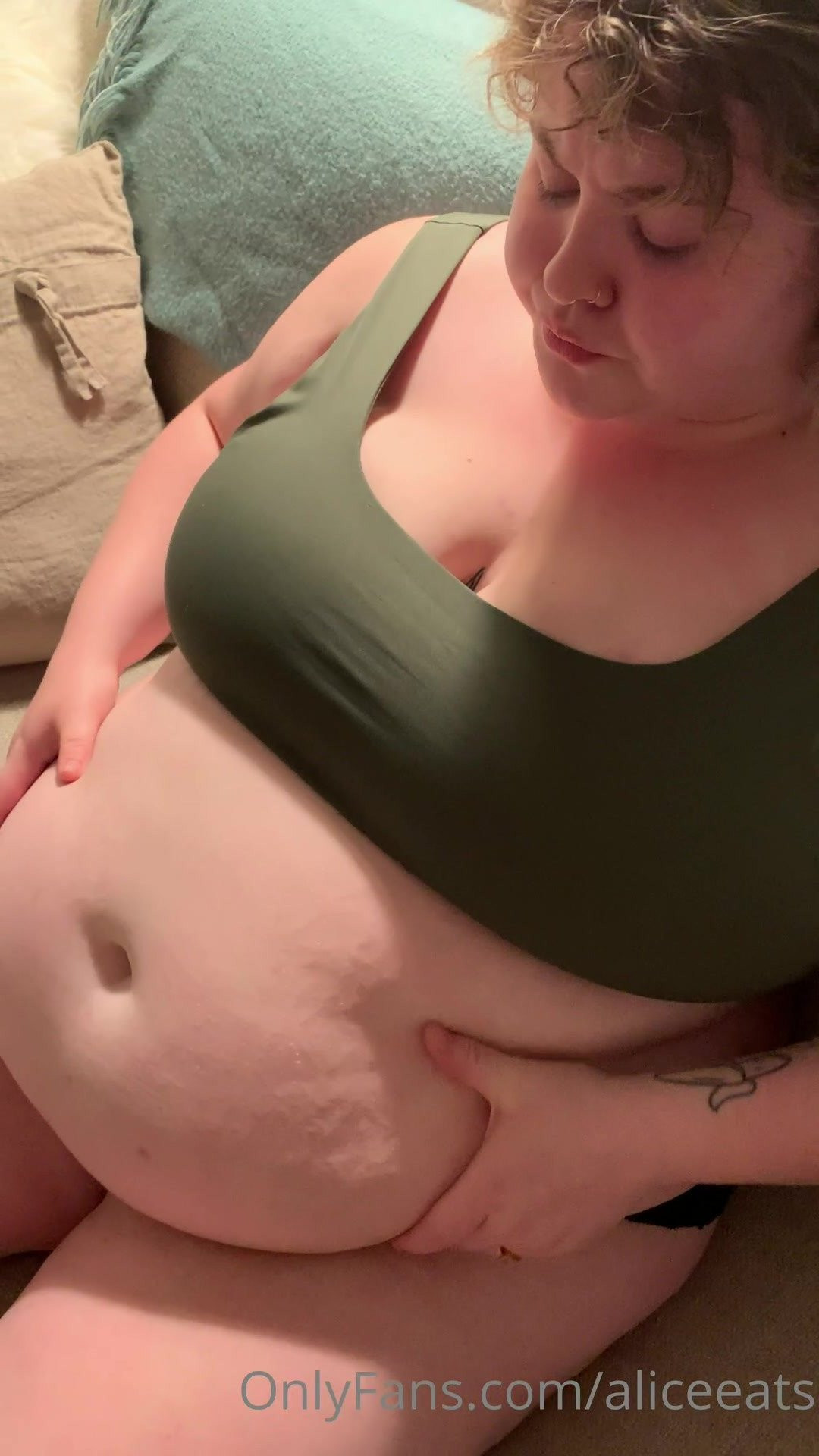 AliceEats - Aching to be touched…🥵 - ePornLeak