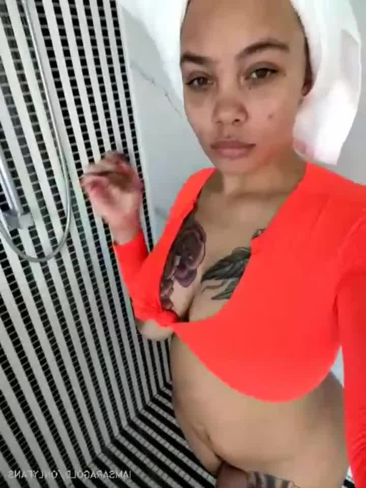 SaraGold ✨✨✨✨ [ iamsaragold ] - A hot bitch  nellabell - ePornLeak