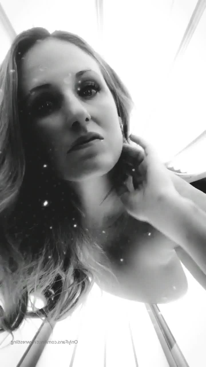 Mutiny   🇨🇦 🍑 [ mutinywrestling ] - Do u like nylons? 🖤😈 - ePornLeak