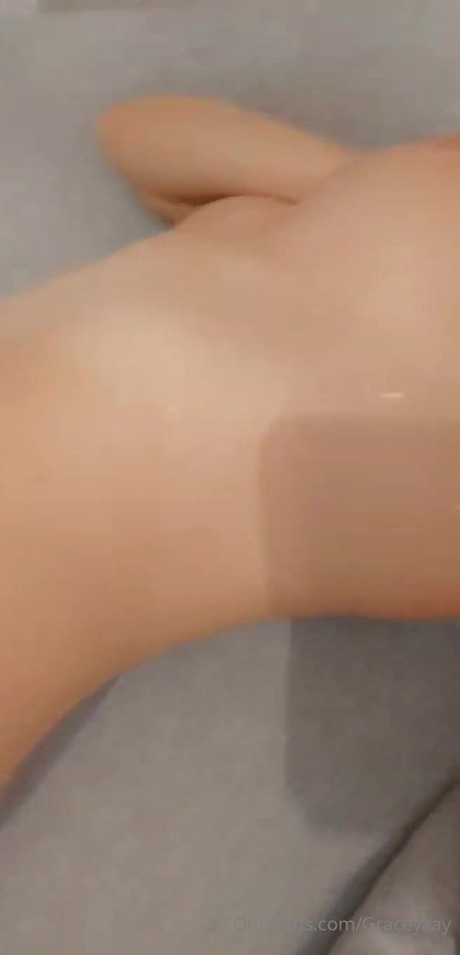 I love sexting ❤️ [ graceykay ] - My first gift from PornHub 💛🖤 - ePornLeak