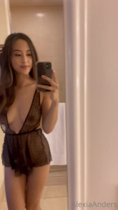 Alexia Anders [ alexiaanders ] - Do you have a different candy cane I could use