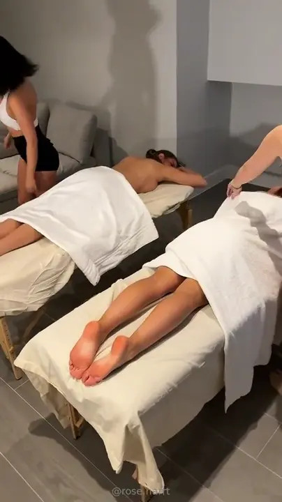 Rose Hart In A Lesbian Foursome With Her Friends - ePornLeak