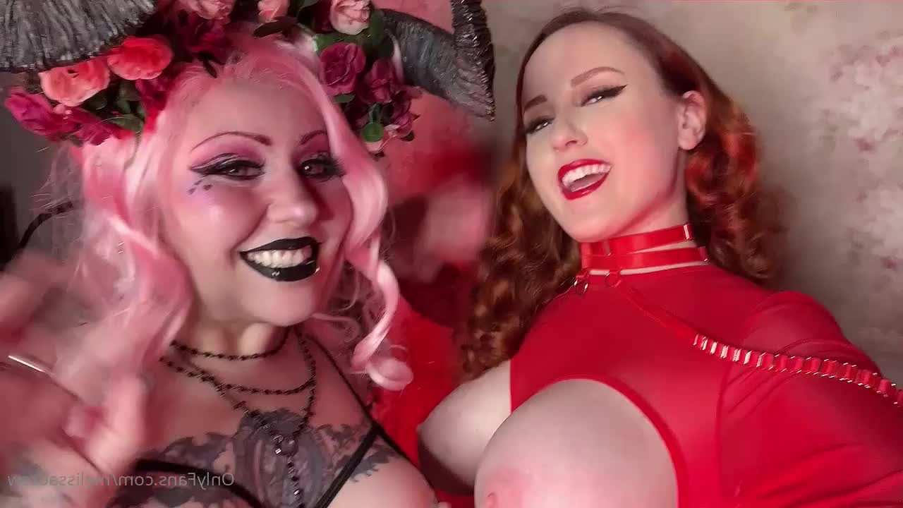 Melissa Drew [ melissadrew ] - fun pics from halloween parties  3 proper shoot in my costume coming - ePornLeak