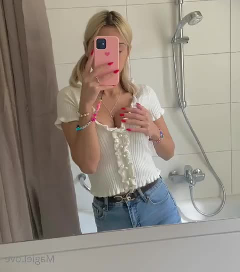 🟢🎀 MagieLove French 18 - Sexy Student [ magielove ] - Feeling tittylicious this morning - ePornLeak