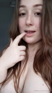 Natural_Emma_ - What can you understand about the photo? Describe me, what I'm like