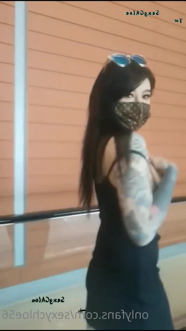 Sexy Chloe [ longmaocouple ] - What would we do if you were in bed with me right now 😈 - ePornLeak