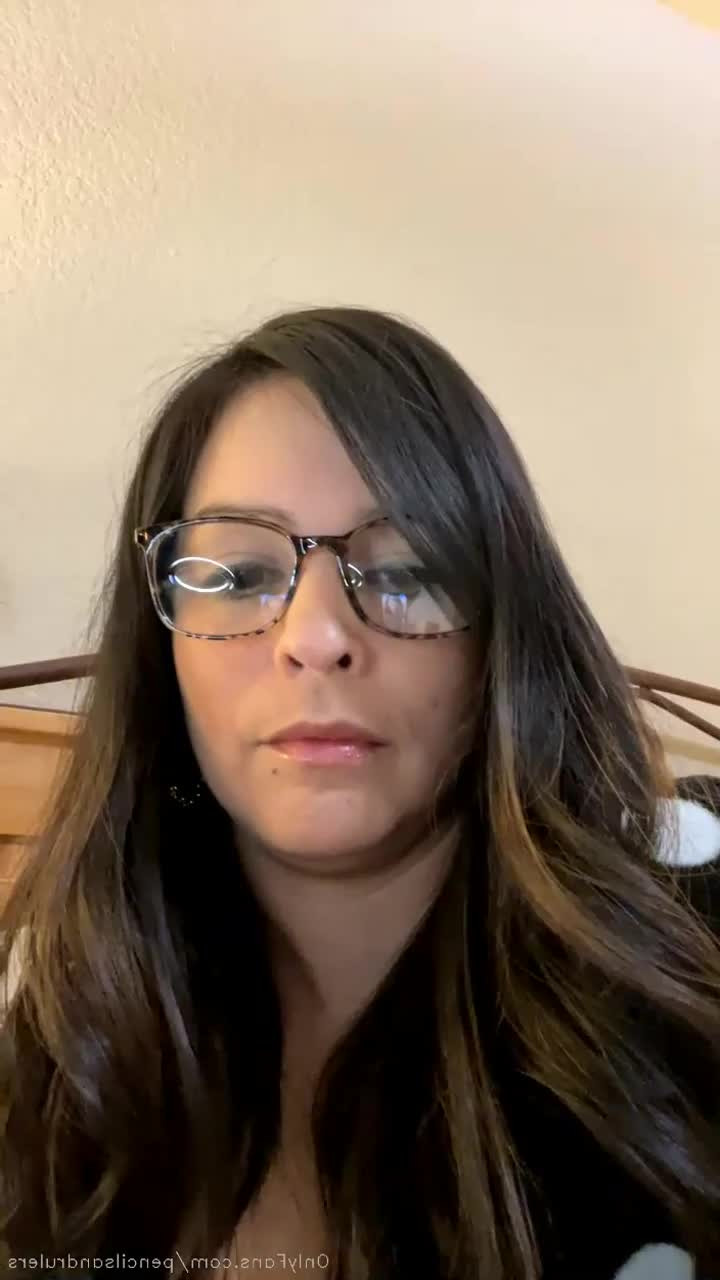 Debbie Martinez [ pencilsandrulers ] - Gotta get my pussy ready for my shoot today 😇 - ePornLeak