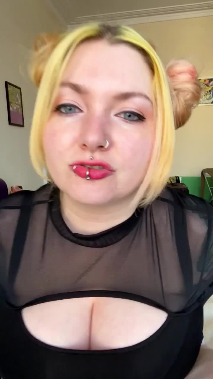 Nayru [ nayrucosplay ] - No one can cage me up because I have the wings to fly high.💕😉 - ePornLeak