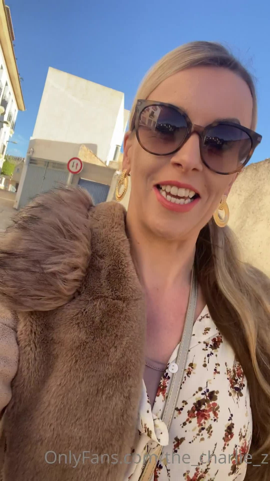 Charlie Zoe [ the_charlie_z ] - Tell me what you want to see to make your subscription more than - ePornLeak