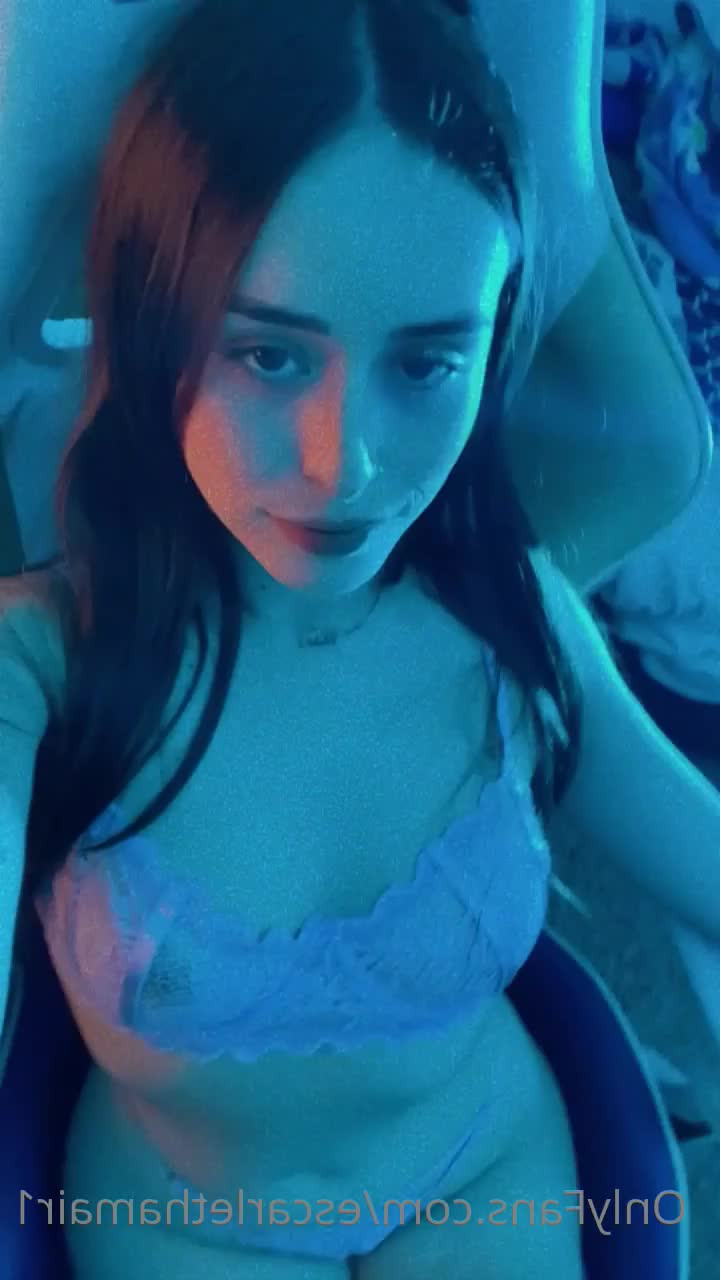 Escarleth Palacios [ escarlethamair1 ] - Mis tetitas están más grandes - ePornLeak