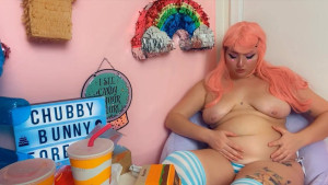 Bunny 🐰 [ chubbybunnyforever ] - Wanna see her move her hand?? How about a video of her going balls