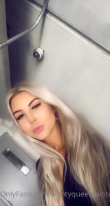 College cheerleader💦🎀 [ haleyysmith ] - Are you ready for sexy holiday content my loves? ❄️💕
