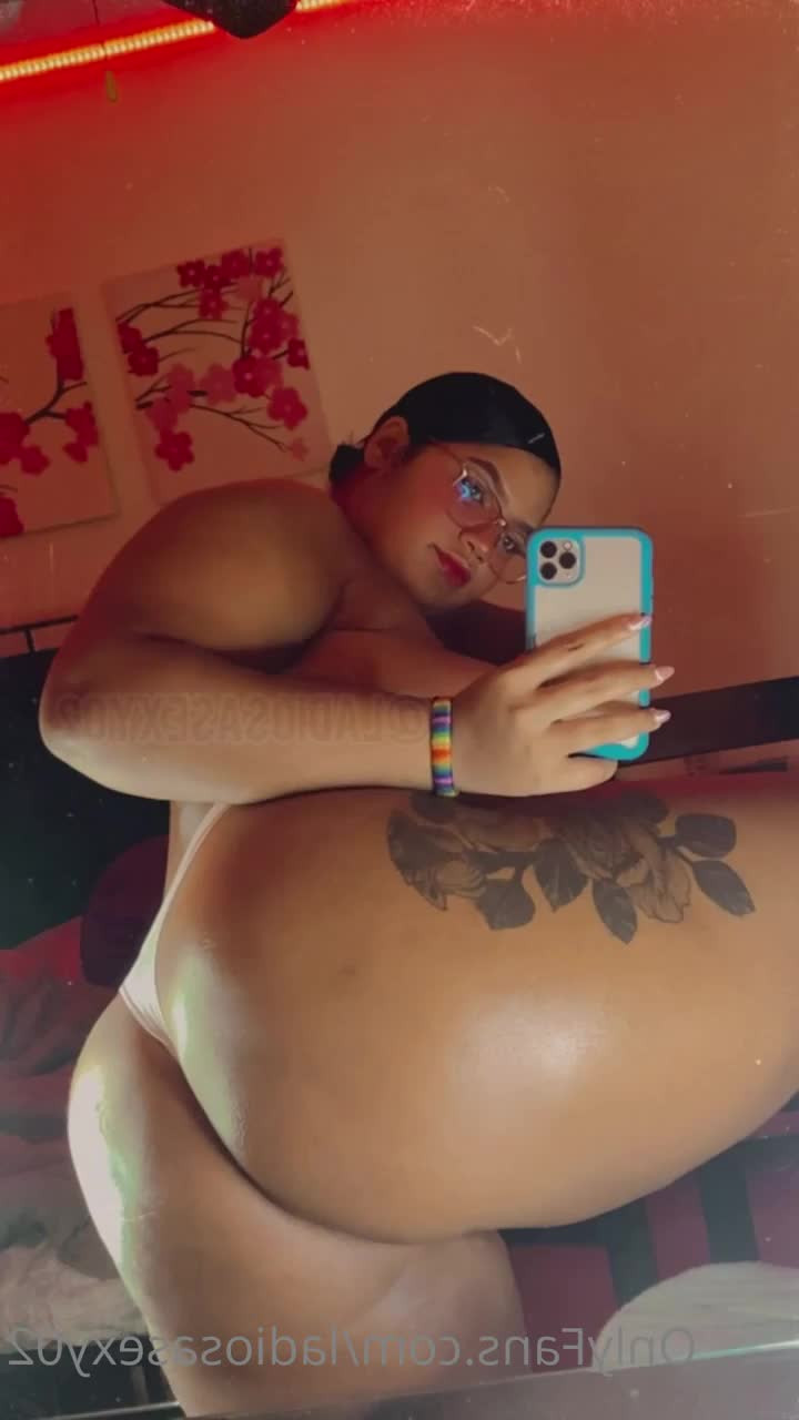 🥥 BIG TITTYS 🥥 [ ladiosasexy02 ] - Can I be your nerdy girlfriend? - ePornLeak