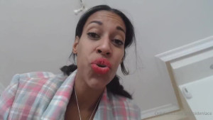 Giantess Goldenlace [ gtsgoldenlace ] - Hey♡ it's looking I'm going to have a long hospital stay so I will