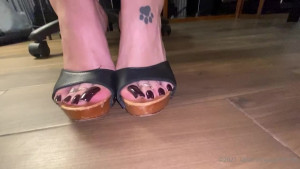 TATIANA - Foot Goddess [ tatianasnaughtytoes ] - Come to the private  to see what we have prepared for you  O