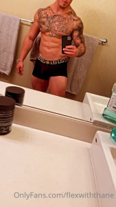 Flexwiththane - Dont u just wanna massage my huge Tits from this pose ?