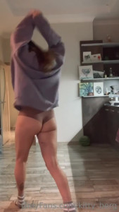 Kitty Berg 🏔1st nude climber [ kitty_berg ] - look how they bounce!